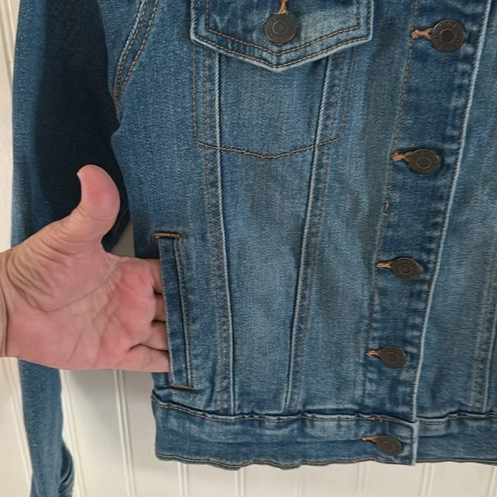 Old Navy FA 2017 Collection Denim Trucker Jacket Size L/G (10-12)